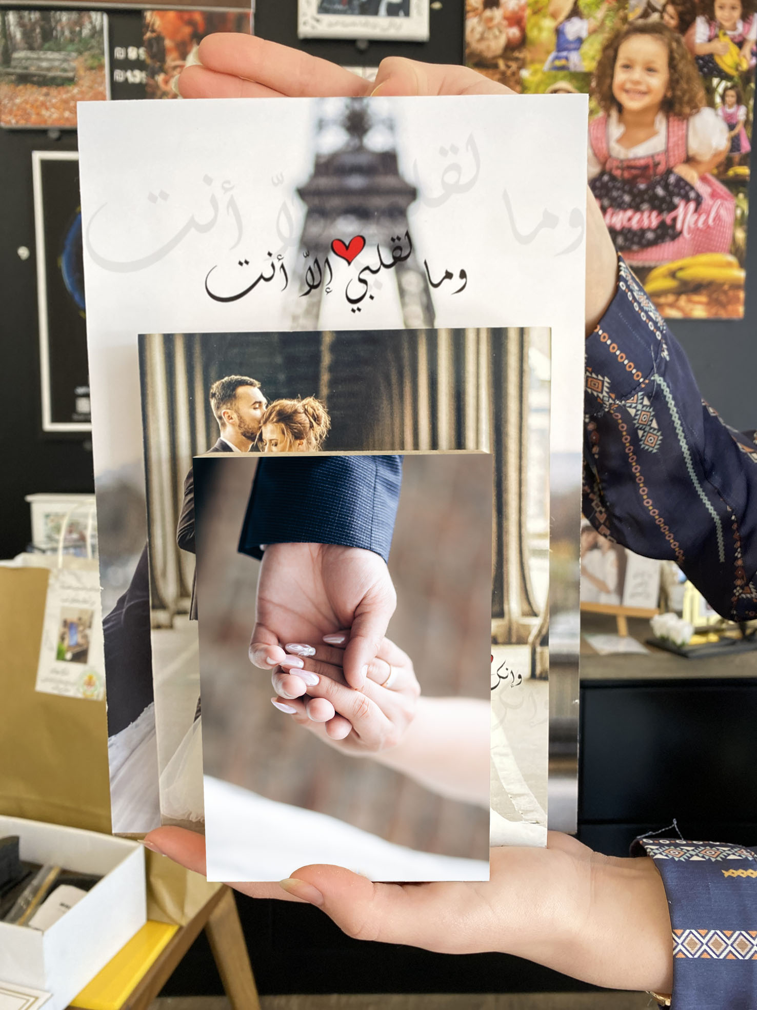 صورة على الخشب لاصدقاء وعائلات